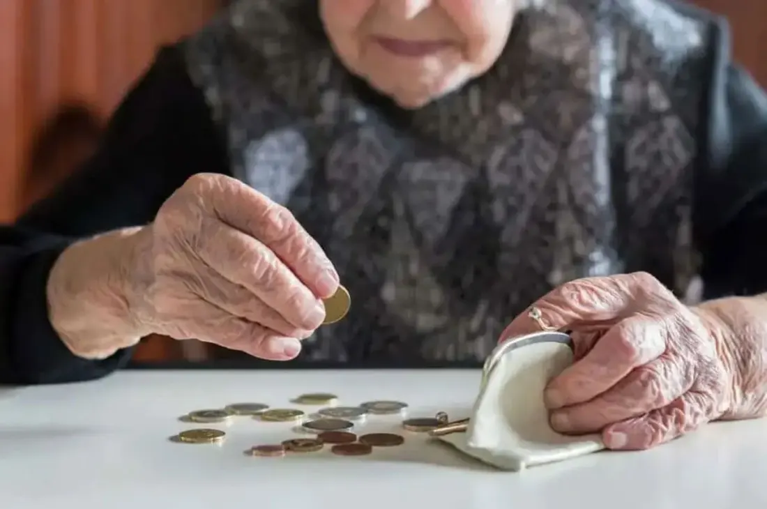 Când se plătesc pensiile în Moldova în 2026 — calendarul CNAS pentru transferurile bancare și plățile prin poștă